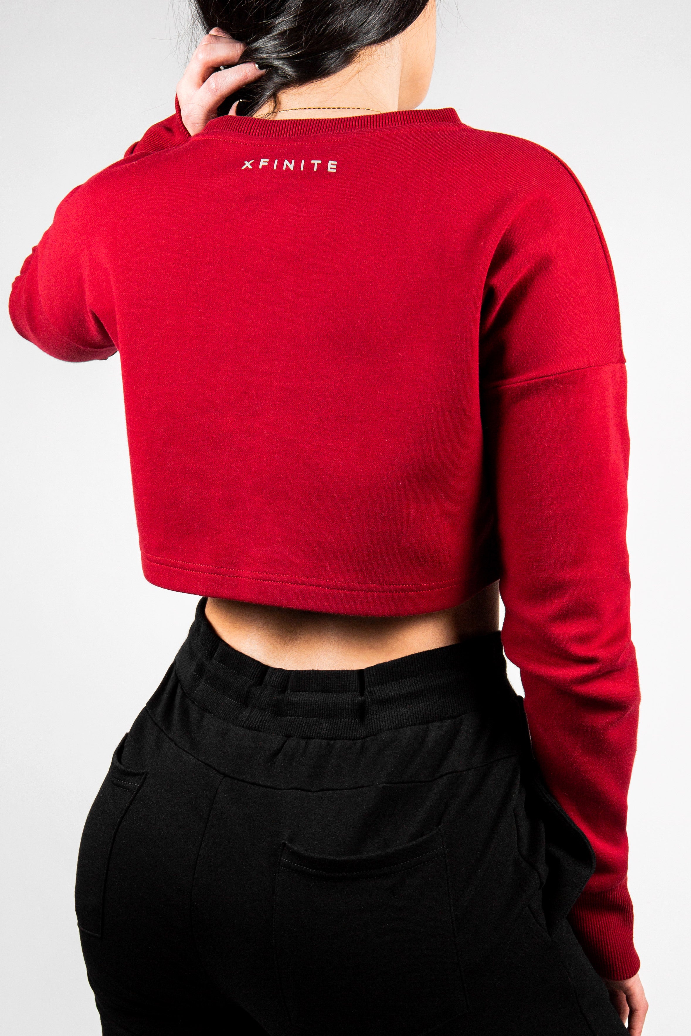 ESSENTIAL CROP SWEATER